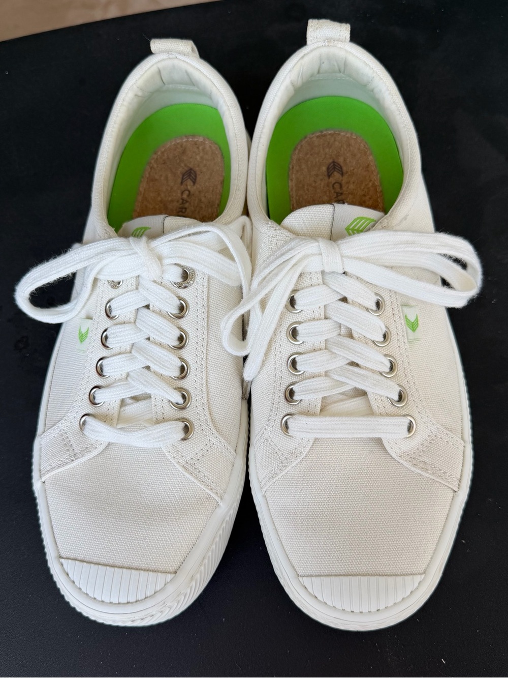 Cariuma OCA Low Off-White Canvas Sneakers Unisex Men Size8.5/ Women Size 10